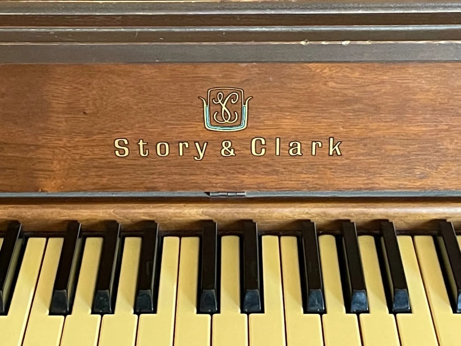 Story & Clark logo